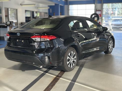 Used 2022 Toyota Corolla LE w/ Premium Interior Package FWD image 5