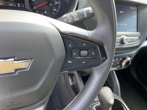 Used 2023 Chevrolet TrailBlazer LT FWD image 19