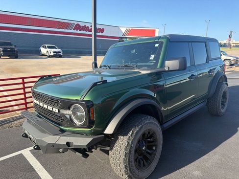 Used 2023 Ford Bronco Black Diamond AWD/4WD image 2