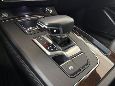 Used 2020 Audi Q5 2.0T Premium Plus w/ Premium Plus Package image 17