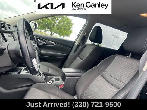 Used 2020 Nissan Rogue SV w/ Premium Package AWD/4WD image 10
