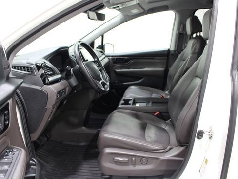 Used 2018 Honda Odyssey Elite image 3