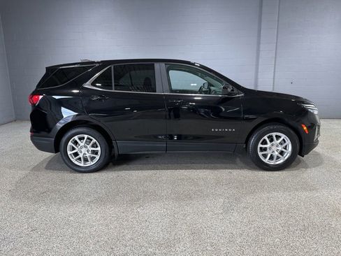 Used 2024 Chevrolet Equinox LT AWD/4WD image 2