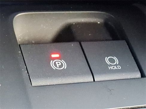 Used 2021 Toyota Venza Limited image 25