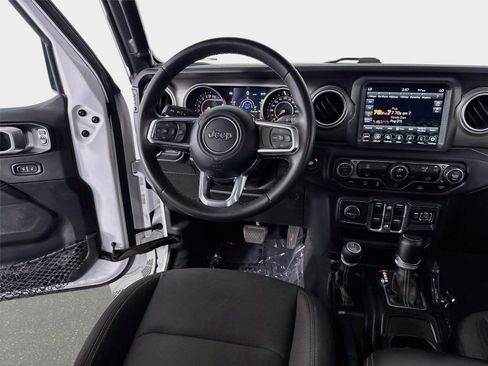 Used 2023 Jeep Gladiator Overland AWD/4WD image 23