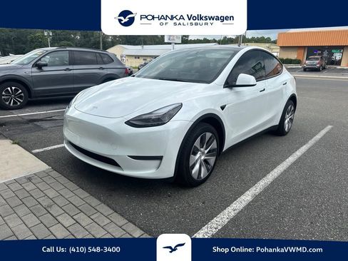 Used 2024 Tesla Model Y Long Range AWD/4WD image 1