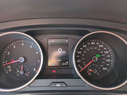 Used 2020 Volkswagen Tiguan SE image 12