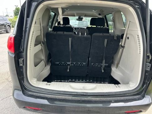 Used 2023 Chrysler Voyager LX FWD image 11