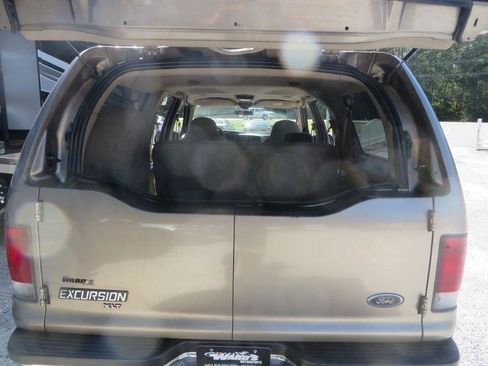 Used 2000 Ford Excursion XLT AWD/4WD image 9