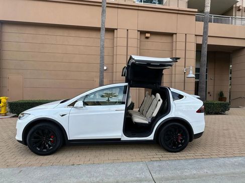 Used 2020 Tesla Model X Long Range AWD/4WD image 9