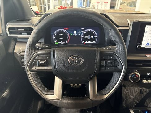Certified 2026 Toyota Tacoma TRD Sport AWD/4WD image 14