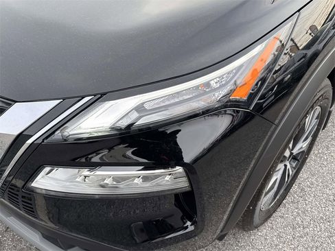 Used 2023 Nissan Rogue SV w/ SV Premium B Package image 9