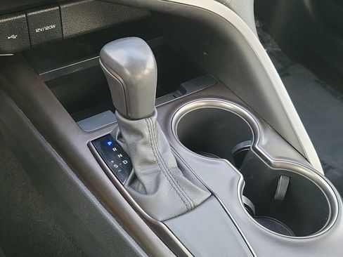 Used 2021 Toyota Camry SE FWD image 24