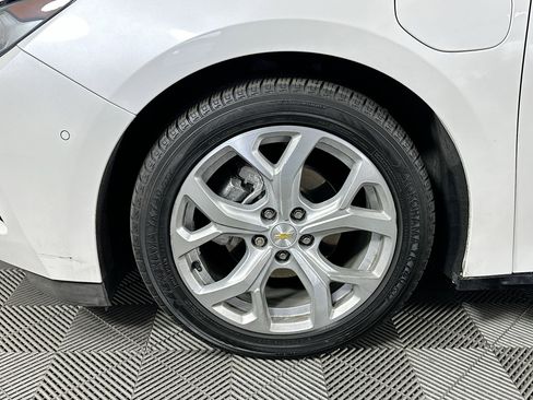 Used 2017 Chevrolet Volt Premier w/ Driver Confidence II Package image 35