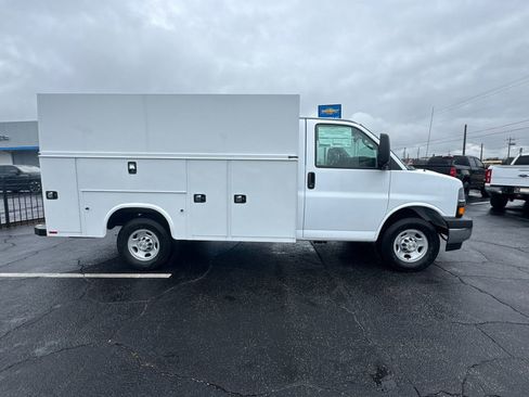 New 2026 Chevrolet Express 3500 w/ Power Convenience Package RWD image 5