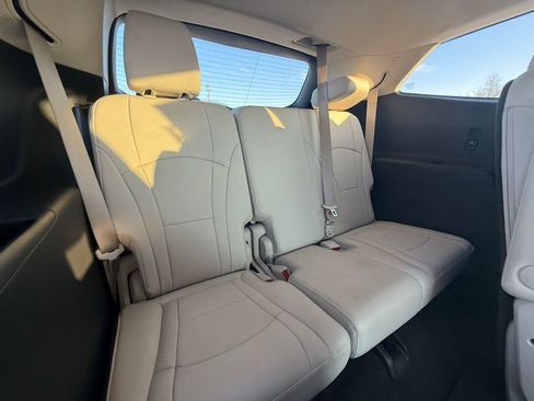 Used 2024 Buick Enclave Essence w/ Experience Buick Package image 35