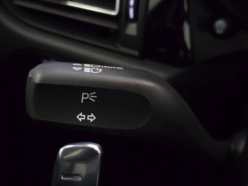 Certified 2025 Porsche Macan image 38