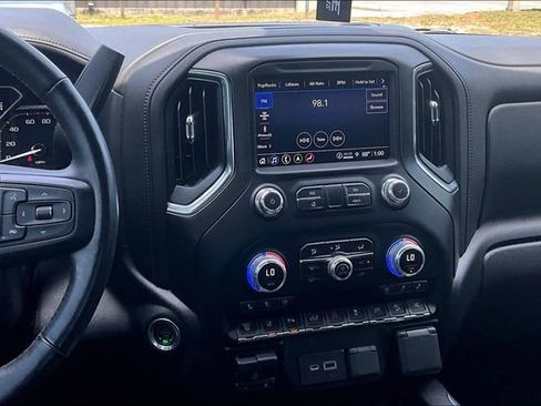 Used 2022 GMC Sierra 2500 AT4 w/ AT4 Premium Plus Package AWD/4WD image 9