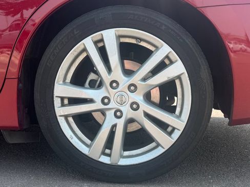 Used 2017 Nissan Altima 3.5 SL w/ 3.5SL Technology Package FWD image 12