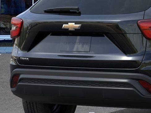 New 2026 Chevrolet Trax LS FWD image 14