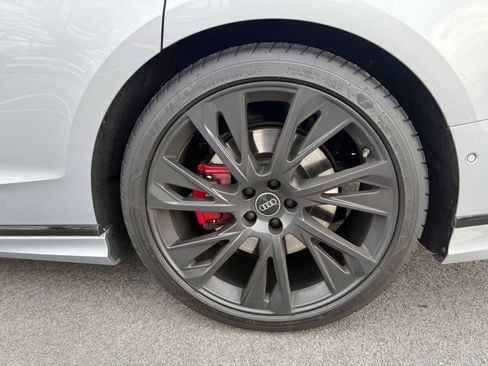 Used 2025 Audi S8 image 14