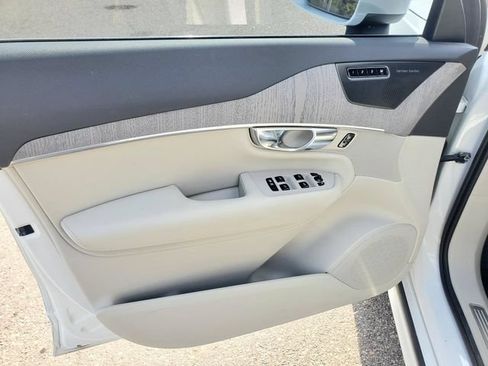 Used 2025 Volvo XC90 T8 Plus w/ Protection Package Premier AWD/4WD image 10