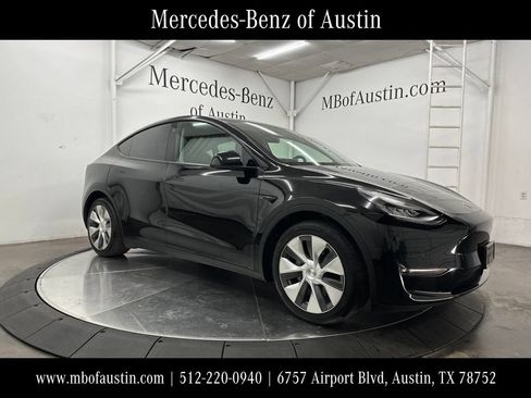 Used 2021 Tesla Model Y Long Range AWD/4WD image 1