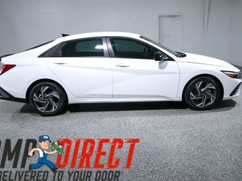 Used 2025 Hyundai Elantra Sport FWD image 6