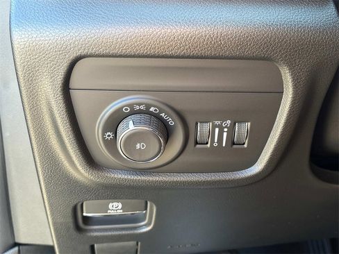 New 2025 Jeep Grand Cherokee Summit w/ Obsidian Package image 24