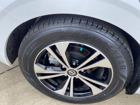 Used 2023 Nissan Sentra SV image 30