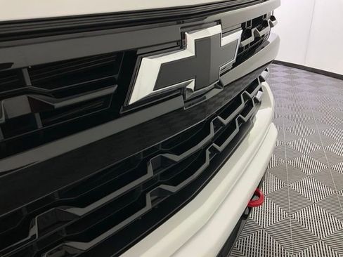 Used 2023 Chevrolet Silverado 1500 RST w/ Redline Edition AWD/4WD image 10