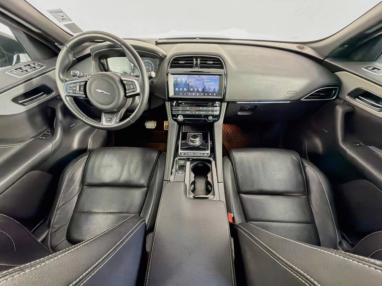 Used 2018 Jaguar F-PACE S AWD/4WD image 10