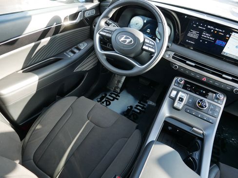 Certified 2025 Hyundai Palisade Calligraphy image 9