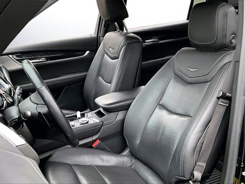 Used 2022 Cadillac XT6 Premium Luxury w/ Technology Package image 22