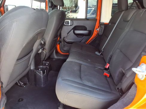 Used 2018 Jeep Wrangler Unlimited Sport S AWD/4WD image 18