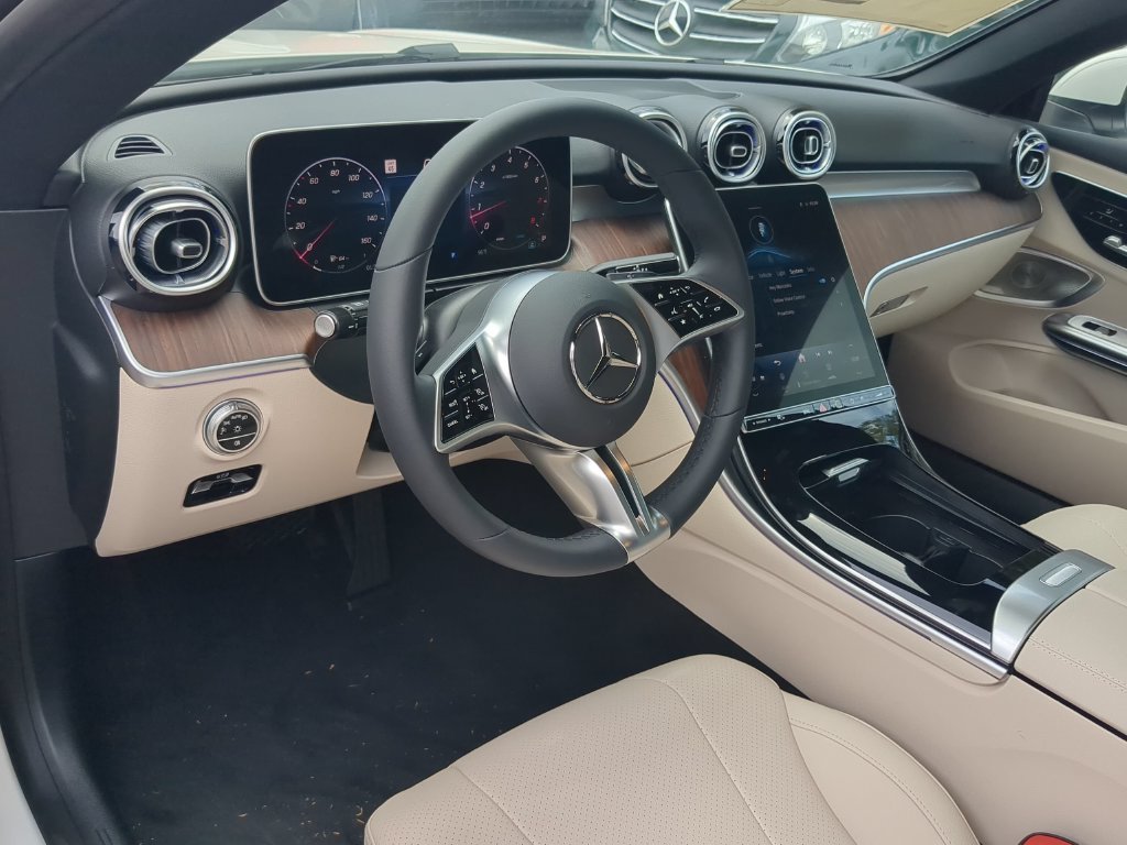 Used 2024 Mercedes-Benz CLE 300 4MATIC Coupe image 2
