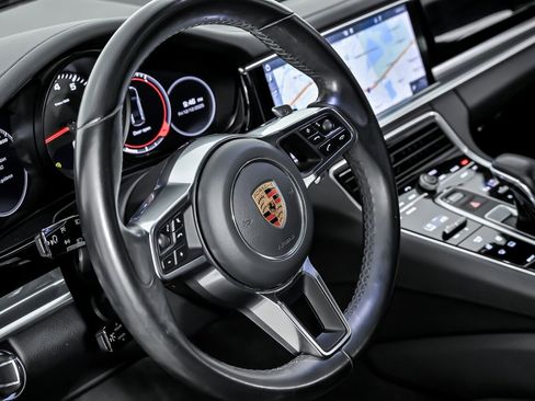 Used 2018 Porsche Panamera 4S image 26