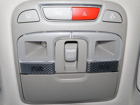 Used 2025 Kia Telluride S image 32