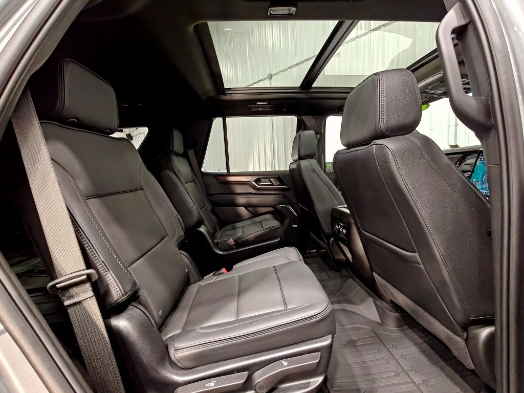Used 2025 GMC Yukon Denali w/ Sun & Power Step Package AWD/4WD image 27