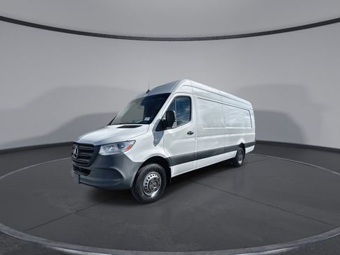 Used 2023 Mercedes-Benz Sprinter 3500 image 4