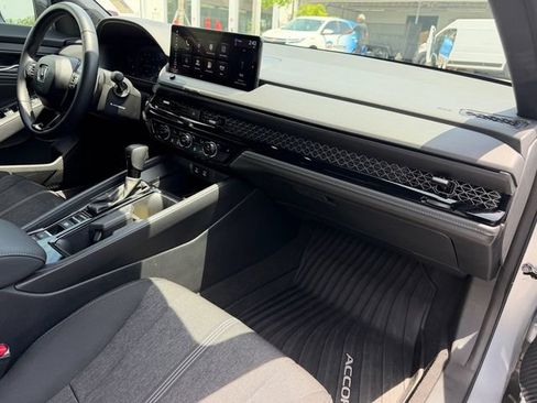 Used 2025 Honda Accord Sport image 15