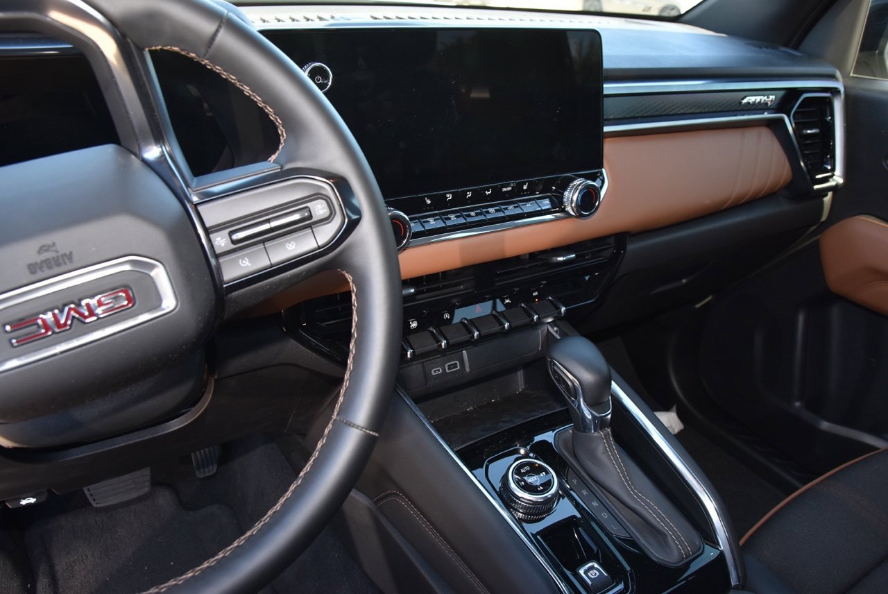 Used 2026 GMC Canyon AT4 AWD/4WD image 7