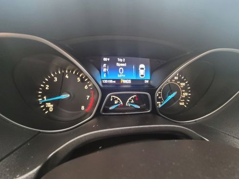 Used 2015 Ford Focus SE w/ SE Sport Package image 12