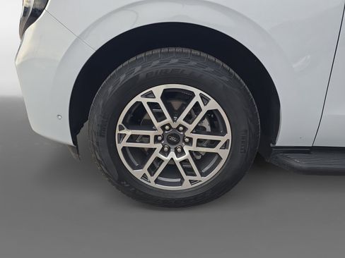 Used 2025 Ford Expedition Max Active image 9