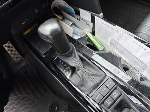 Used 2025 Toyota Camry XSE image 27