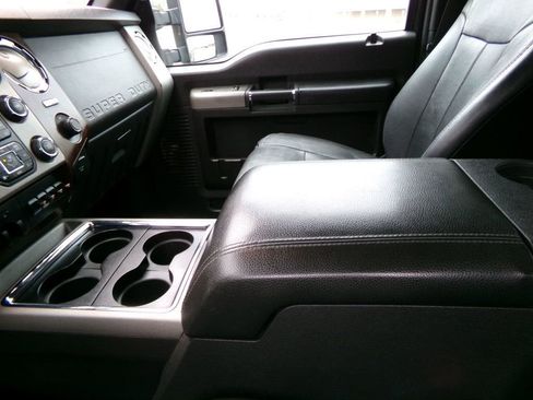 Used 2014 Ford F350 Lariat w/ Lariat Interior Package image 12