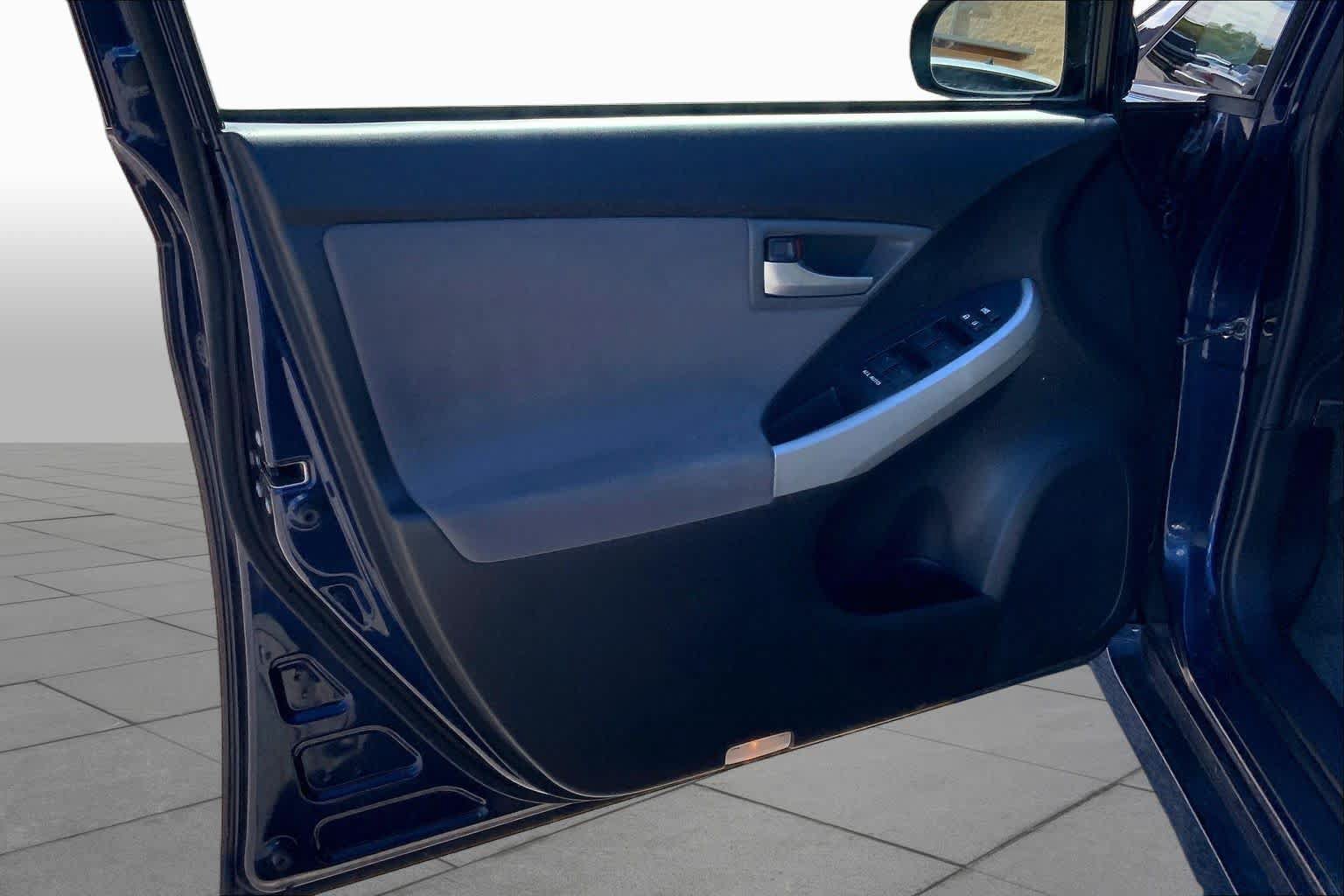 Used 2014 Toyota Prius Three FWD image 21