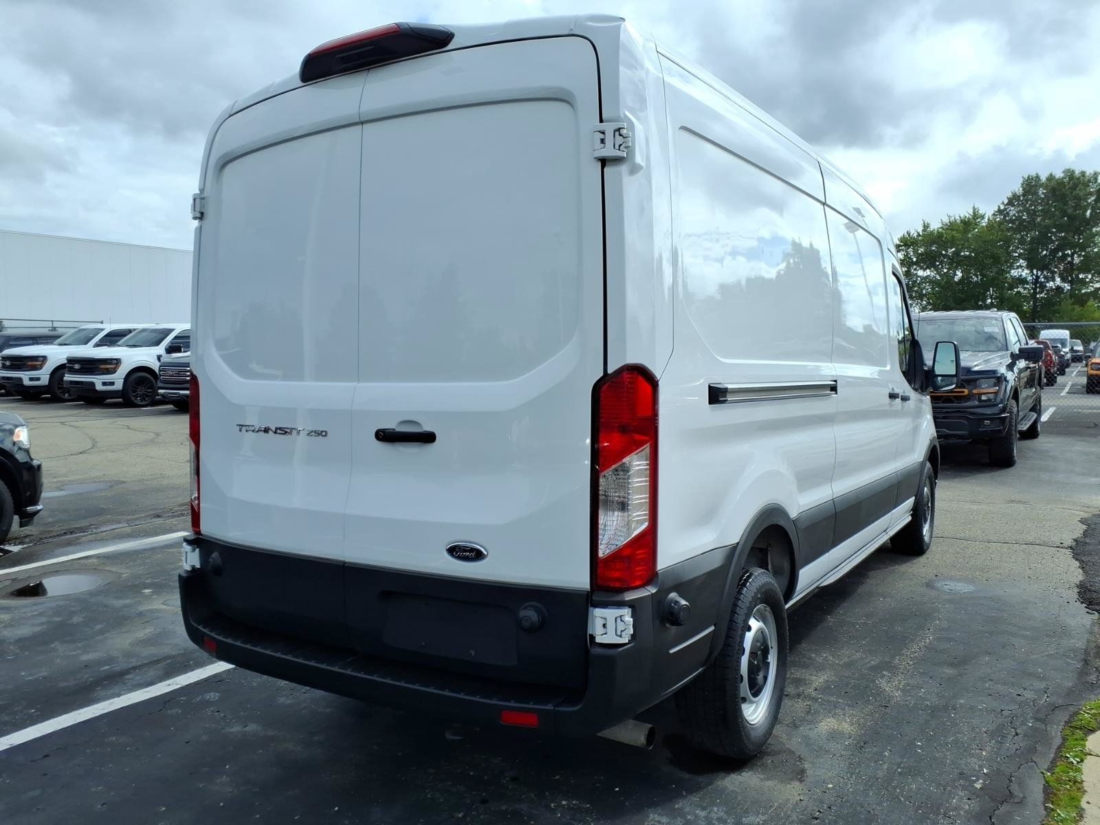 Used 2024 Ford Transit 250 148 Medium Roof w/ Load Area Protection Package RWD image 6