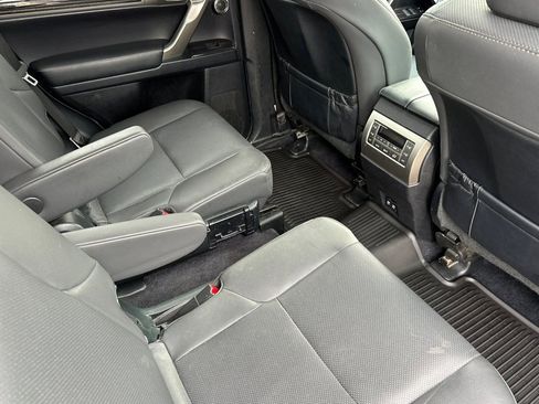 Used 2021 Lexus GX 460 Premium w/ Accessory Package AWD/4WD image 17