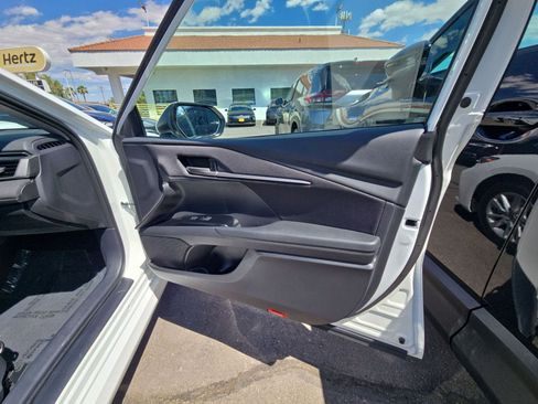 Used 2025 Toyota Camry LE FWD image 17
